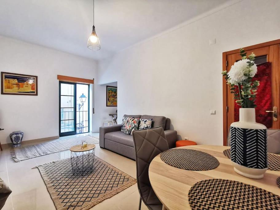 Downtown Apartment Σετούμπαλ Εξωτερικό φωτογραφία